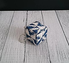 Kľúčenky - Prívesok kocka  (Bielo-modrý) - 15716681_