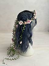 Ozdoby do vlasov - Kvetinový venček so závojom "keď v duši kvitne" - ružový - 15717027_