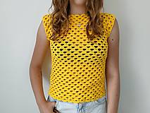 Topy, tričká, tielka - Háčkovaný žltý topík - 15718830_