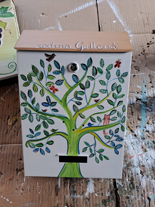 Úložné priestory & Organizácia - Poštová schránka - strom života, na bielom  - 15717710_