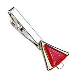 Originálna spona na kravatu, červená, ručne maľované sklo s platinou, trojuholníková