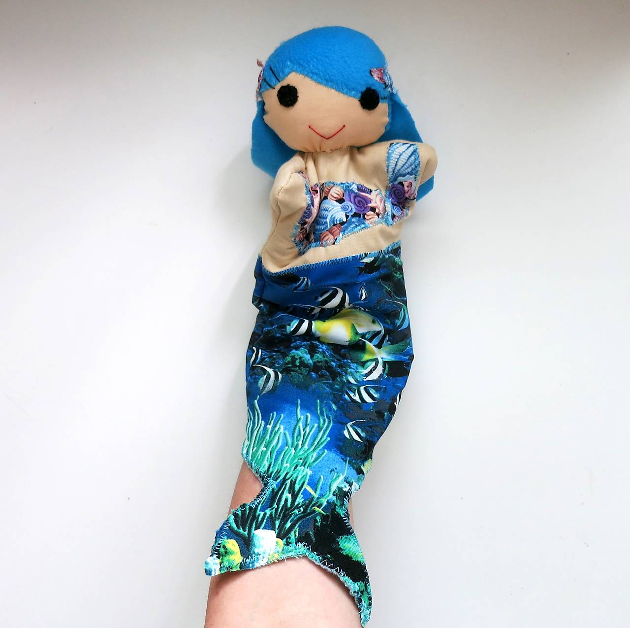 Maňuška morská panna (tyrkysové vlásky.)