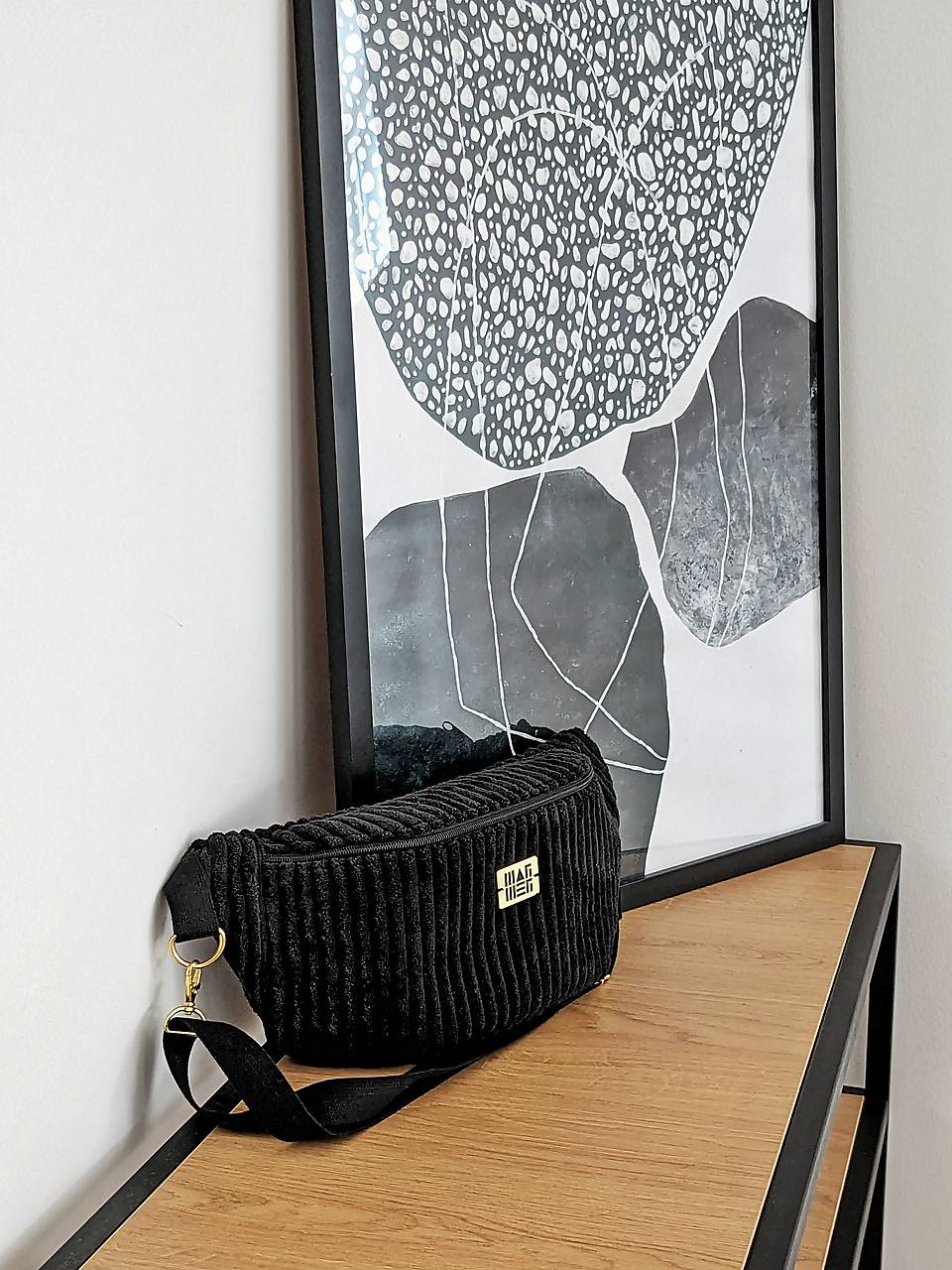 Menčestrová ľadvinka - čierna