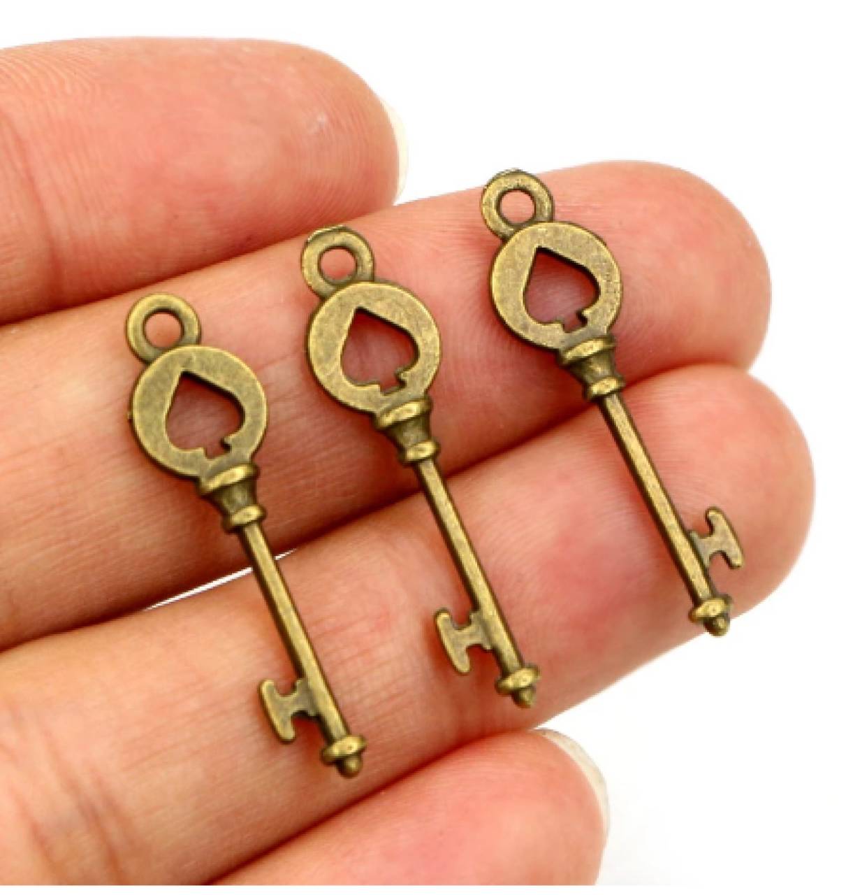 PR102 Prívesok strieborný kľúčik 2,8 x 0,7 cm