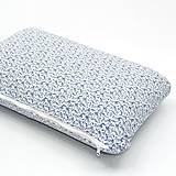 Úžitkový textil - Modré ornamenty na bielej - obliečka na cestovný vankúš - 15721683_