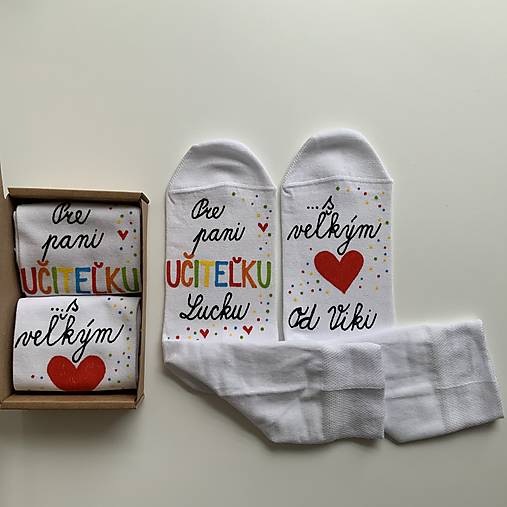 Maľované ponožky pre PANI UČITEĽKU (+ meno pani učiteľky aj dieťaťa, od ktorého sú darované)