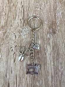 Kľúčenky - kľúčenka, prívesok pre krajčírku (kľúčenka so šijacím strojom) - 15721677_