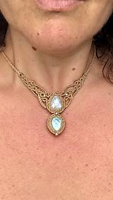 Náhrdelníky - Bohémsky náhrdelník s mesačným kameňom a larimarom - 15725282_