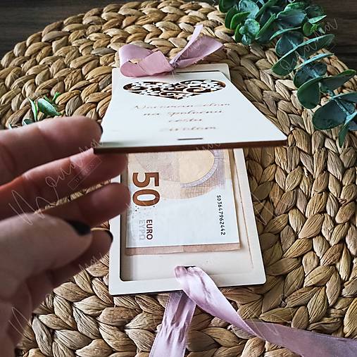 Drevená obálka na peniaze "Novomanželom"