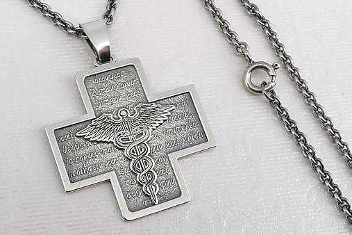 Náhrdelníky - Medicínsky kríž - 15725921_