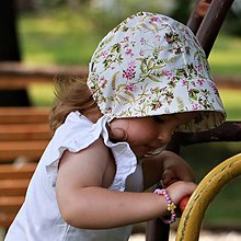 Detské čiapky - Letný detský čepiec ružová záhrada ivory - 15730378_