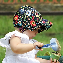 Detské čiapky - Letný čepček folk kvety na čiernej prémiová bavlna riasený šilt - 15736044_