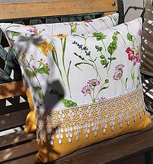 Úžitkový textil - Obliečky na vankúše s motívom jarných kvetín (Prešivaný s čipkou) - 15736719_
