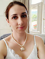 Náhrdelníky - Perlový náhrdelník s mušľou - 15738545_