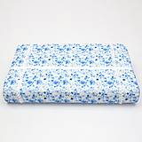 Úžitkový textil - Modré akvarelové kvety na bielej - obliečka na anatomický vankúš - 15736878_