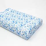 Úžitkový textil - Modré akvarelové kvety na bielej - obliečka na anatomický vankúš - 15736881_