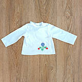 Detské oblečenie - Ručně vyšívaná košilka s květinou - 15736970_