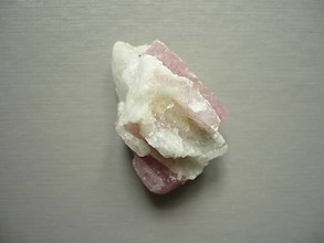 Minerály - Rubelit v křemeni 31 mm, č.52f - 15738992_