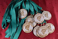 Dekorácie - Gravírovaná drevená medaila na mieru 2 - 15737023_