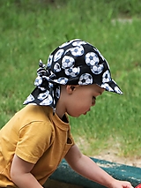 Detské čiapky - Letný detský šilt futbalové lopty na čiernej - 15747815_