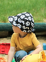 Detské čiapky - Letný detský šilt futbalové lopty na čiernej - 15747816_