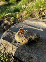 Prstene - Elegantný jantárový prsteň - 15748217_