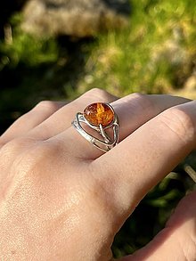 Prstene - Elegantný jantárový prsteň - 15748219_