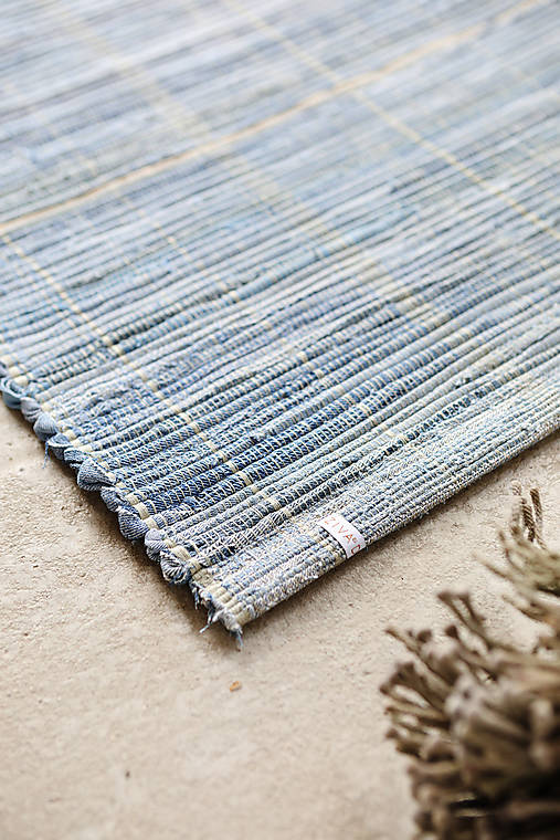 Úžitkový textil - Tkaný koberec LEVIS I recyklácia modrých džínsov - 15749938_