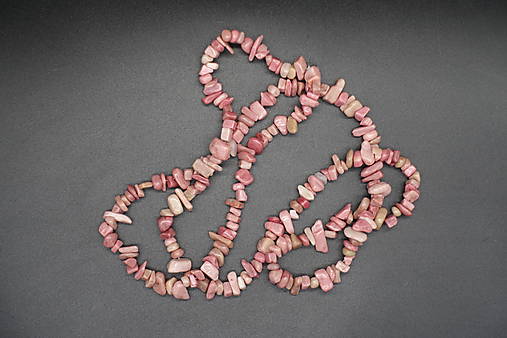 Minerály - Rýchly výber 2. tromlovaných zlomkov v šnúrach (Rodonit) - 15752011_