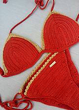 Plavky - Háčkované plavky červené so zlatým lemom - 15753042_