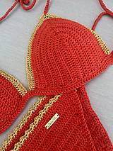Plavky - Háčkované plavky červené so zlatým lemom - 15753043_