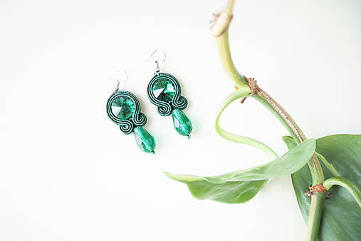 Náušnice - Šmaragdové náušnice Ella - soutache earring - 15753140_