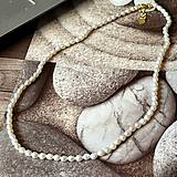 Náhrdelníky - Mini Freshwater Pearls Necklace / Náhrdelník z drobných oválnych sladkovodných perál - 15757093_