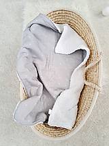 "Tuľkacia" mušelínová deka CUTE Biela bodka na šedej s jemným barančekom 65x90cm 