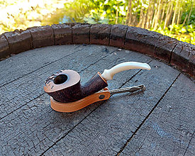 Iné doplnky - handmade kožený stojan na fajku s príborom - 15757924_
