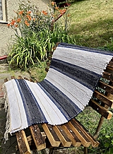 Úžitkový textil - Modro-biely koberec s pruhmi - 15760403_