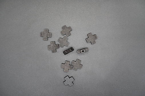 Krížik drevený 15x15 (3 možnosti) (Čierna)