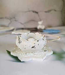 Svietidlá a sviečky - Nádoba lotos na čajovú sviečku (Biela so striebornou fóliou) - 15761367_