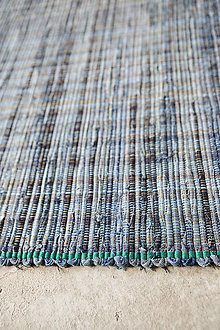 Úžitkový textil - Tkaný koberec SEVEN7 I recyklácia modrých džínsov - 15762628_