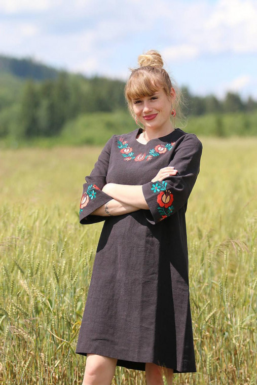 Šaty - Krátke vyšívané ľanové šaty Kráľovná večera - 15769249_