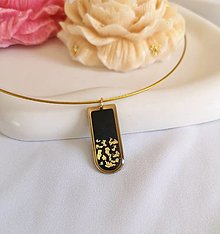 Náhrdelníky - Živicový náhrdelník čierny so zlatinkami, oceľové lanko - 15768068_