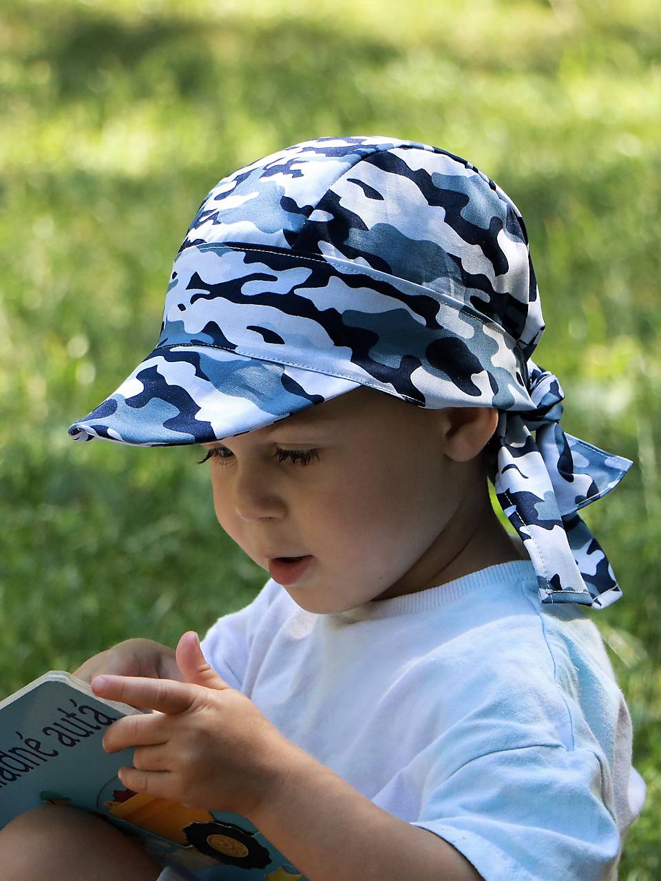 Letný detský šilt maskáč modrý menší vzor