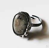 Prstene - Cínovaný prsteň s liečivým kameňom dendrickým opálom - 15770543_