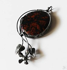 Náhrdelníky - Cínovaný tiffany kvetinový prívesok s liečivým kameňom obsidiánom mahagónovým - 15770508_