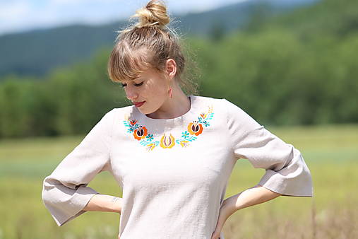 Šaty - Krátke vyšívané ľanové šaty Smotanová sága - 15770042_