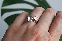 Prstene - Strieborný prsteň sedmokráska - 15776026_