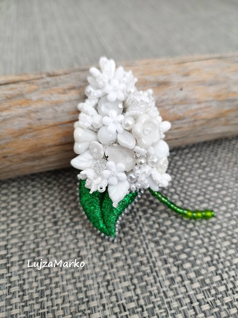 Biely orgován kvet