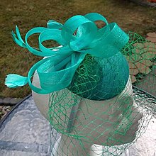 Ozdoby do vlasov - Emerald klobouk s francouzským závojem - 15778093_