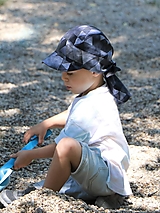 Detské čiapky - Letný detský šilt trojuholníky čierne - prémiová bavlna - 15780331_