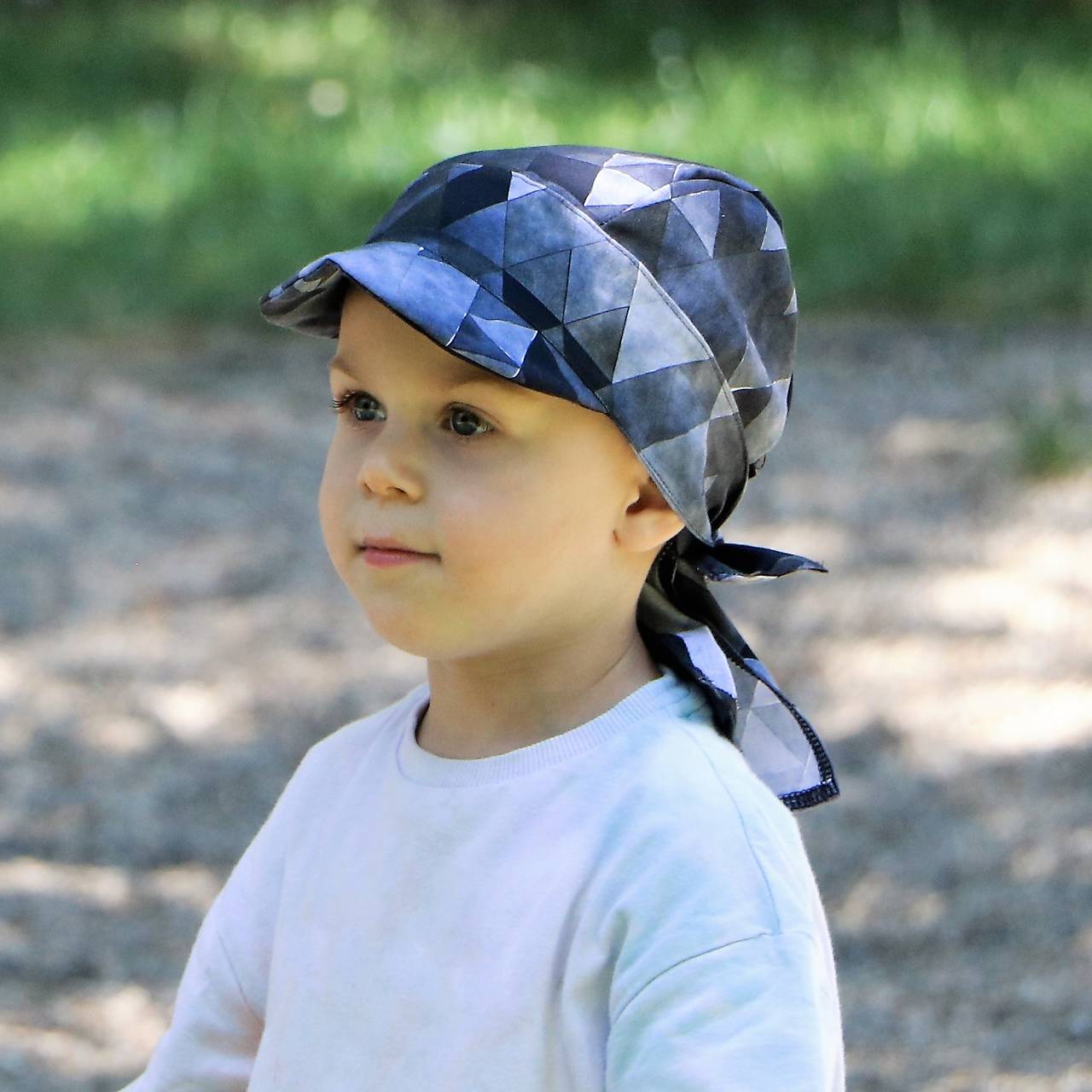 Letný detský šilt trojuholníky čierne - prémiová bavlna